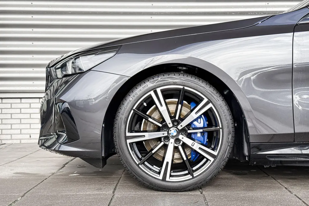 BMW i5 Sedan eDrive40