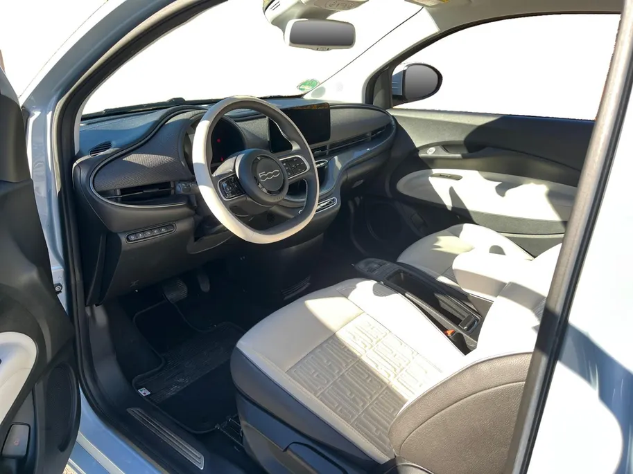 Fiat 500 La Prima by Bocelli 42 kWh SOH 96,47% | Navigatie | Stoelverwarming | WLTP 312km | Etc.
