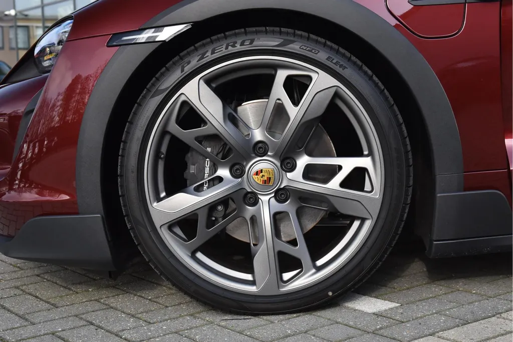 Porsche Taycan Cross Turismo 4 93 kWh