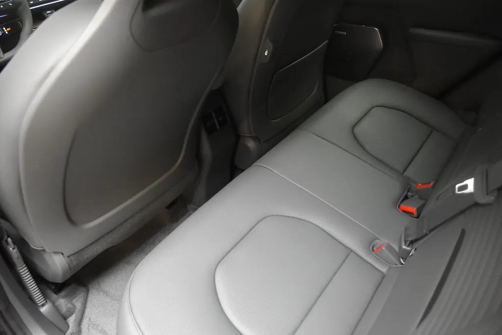 Kia EV2 61 kWh 135pk (5-zits) Black-Line