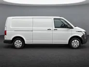 Volkswagen Bedrijfswagens Transporter 2.0TDi 150pk Comfortline L2 · Trekhaak · Navigatie · Apple Carplay/Android Auto · Mistlampen voor ·