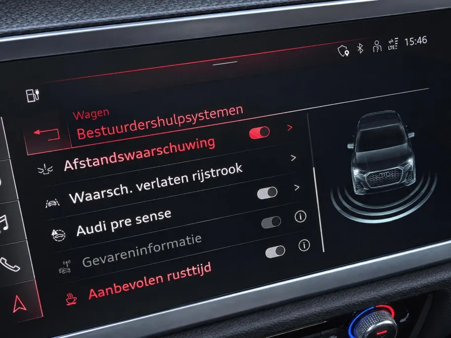 Audi Q3 Sportback 45 TFSIe 180kW/245PK S Line · Panoramadak · Trekhaak · Camera · Stoelverwarming · Apple/Android Car Play · Adaptive Cruise Control ·  Drive select ·