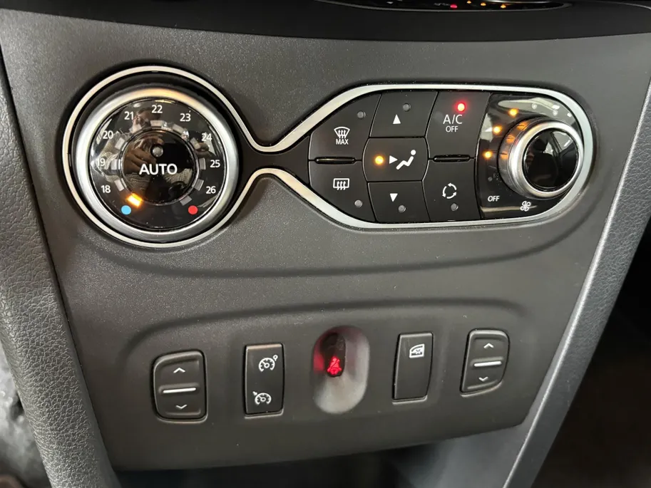 Dacia Sandero 0.9 TCe Tech Road 90 PK