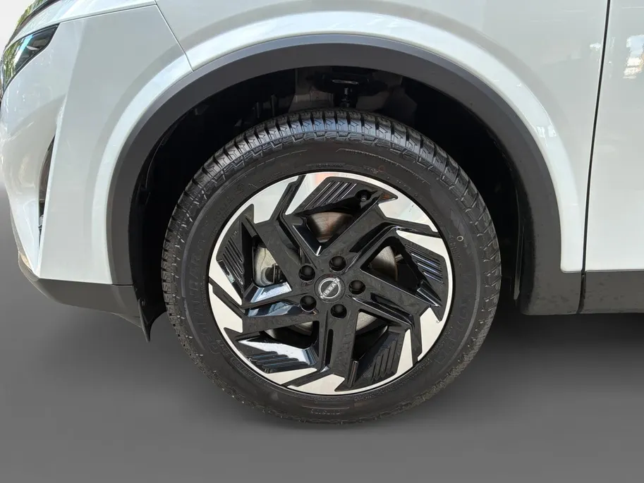 Nissan QASHQAI N Connecta Navi | Pano dak | LM Velgen |