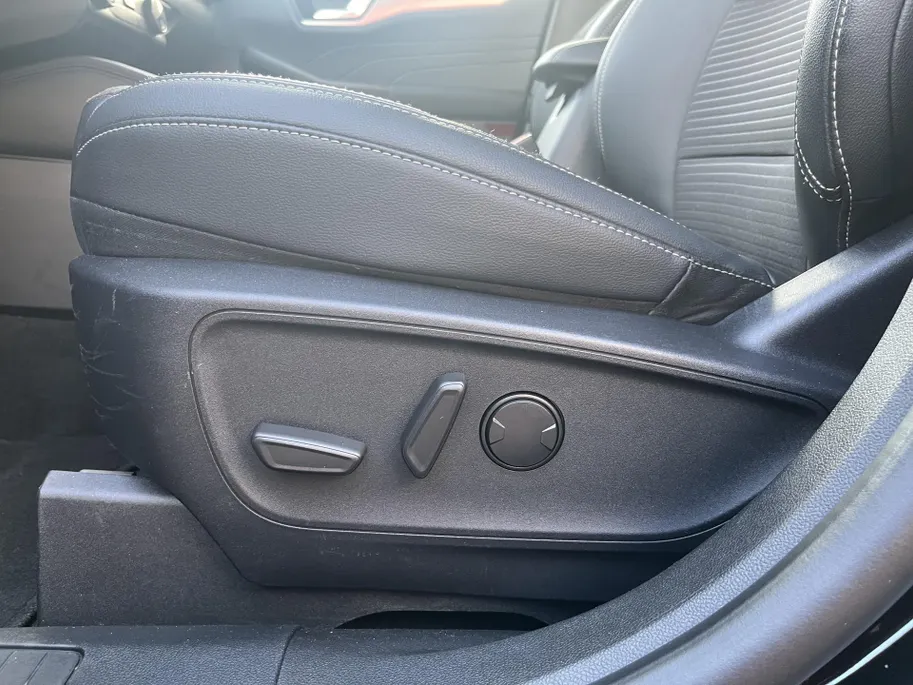 Ford Kuga 2.5 PHEV Titanium STOELVERWARMING.