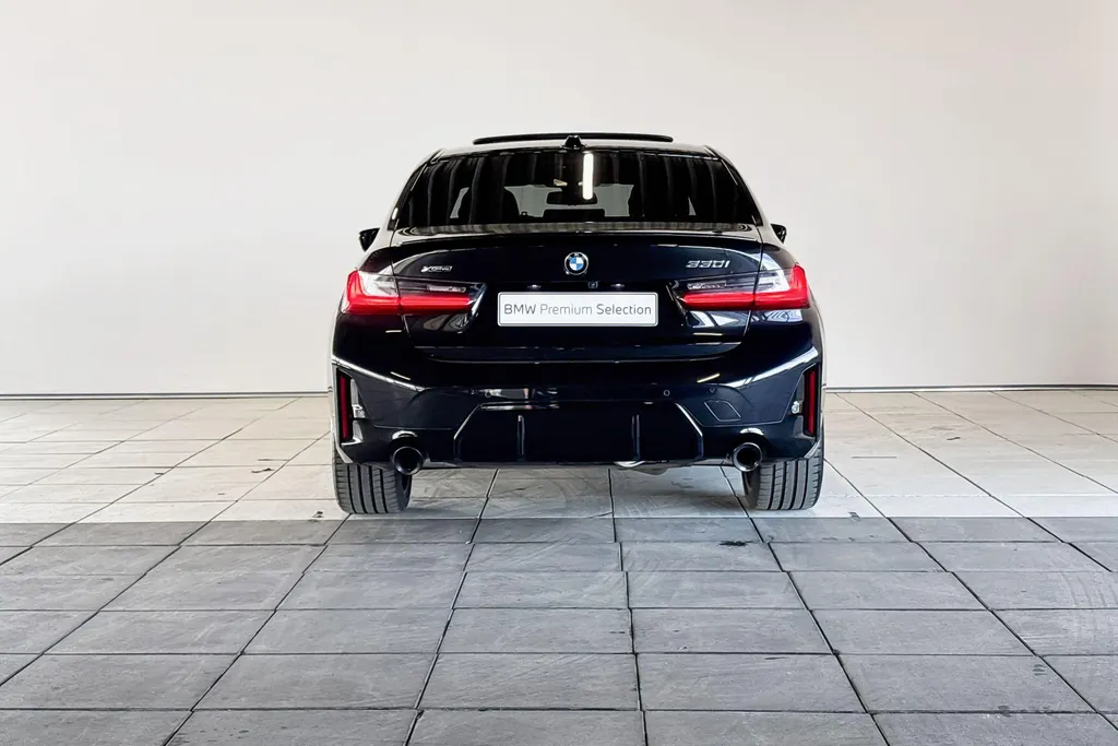 BMW 3 Serie Sedan 330i xDrive