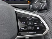 Volkswagen Tiguan 1.5 TSI 150pk DSG R-Line · Panoramadak · Camera · Trekhaak · Harman Kardon Sound  · Apple/Android Car Play · Keyless · Matrix LED · Stuur- & Stoelverwarming ·