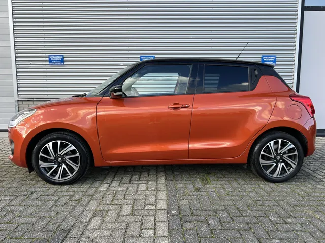 Suzuki Swift 1.2 Style Smart Hybrid | Apple Carplay & Android Auto | 16' Lichtmetalen Velgen | Climate Control | Navi