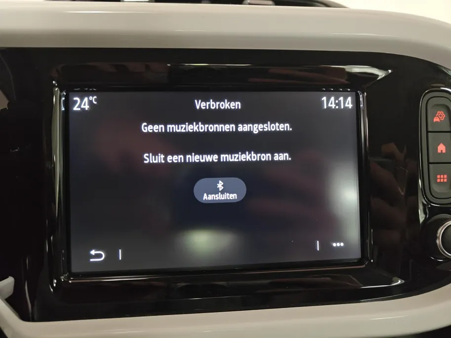 Renault Twingo 0.9 TCe Intens AUTOMAAT NAVI APPLE CARPLAY ANDROID AUTO LM VELGEN 5 DEURS ZEER LEUKE AUTO MET PAS 31000KM DEALER ONDERHOUDEN 1E EIGENAAR