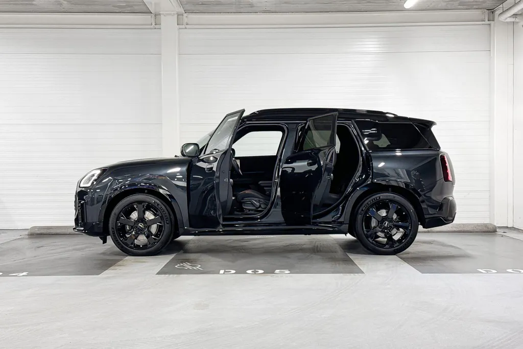 MINI Countryman C