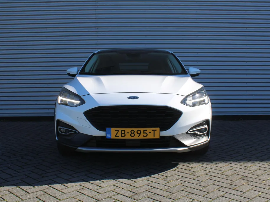 Ford Focus 1.0 EcoBoost Active Business | Trekhaak | Panoramadak | Stuur-/stoel-/voorruitverwarming | Camera | Navi | 18' LM | LED | Cruise adapt. | B&O audio | Zeer nette auto!! |
