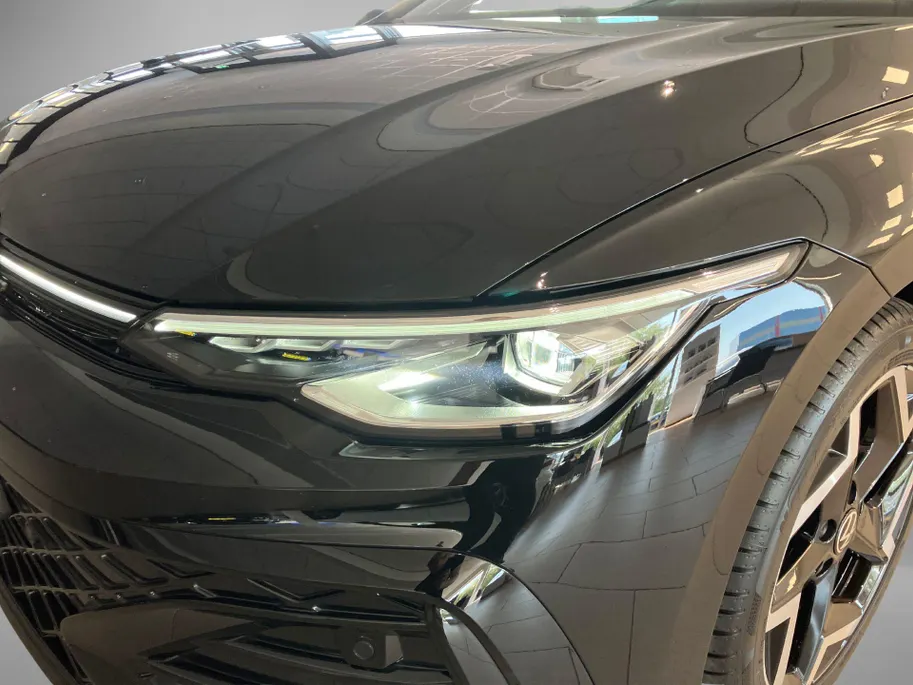 Volkswagen Golf Variant 1.5eTSI/150PK R Line Black Style DSG · Navigatie · Harman/Kardon sound · Camera + Parkeersensoren - Garantie t/m 06-04-2030 of 100000km.