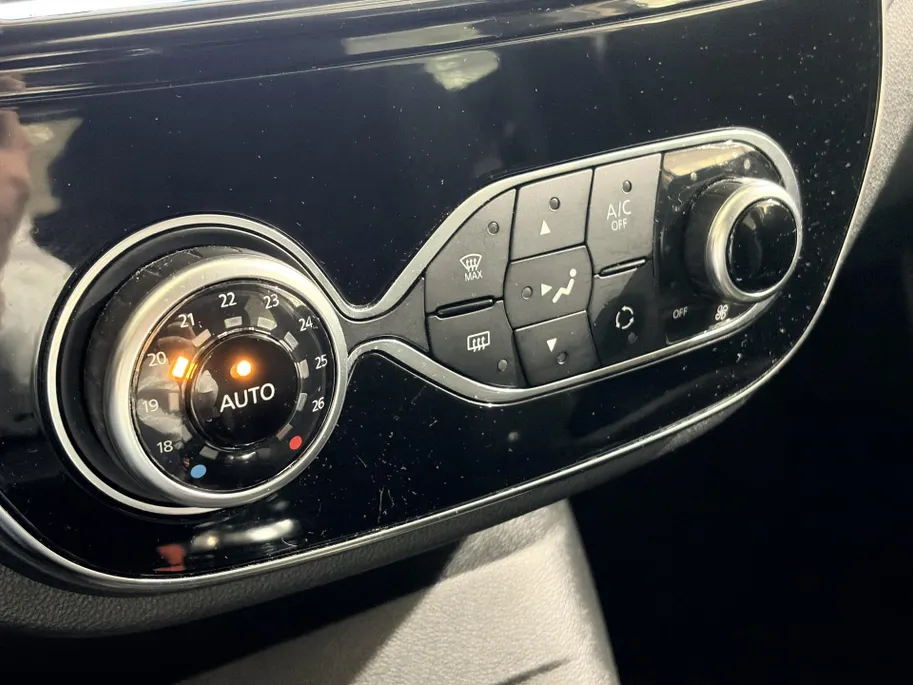 Renault Captur 120PK TCe Intens | 1ste Eigenaar | Navigatie | Climate Control | Camera | Lichtmetalen Velgen | Parkeersensoren | Cruise Control | Park Assist | Bluetooth Audio/Telefoon | Licht & Regen Sensor |