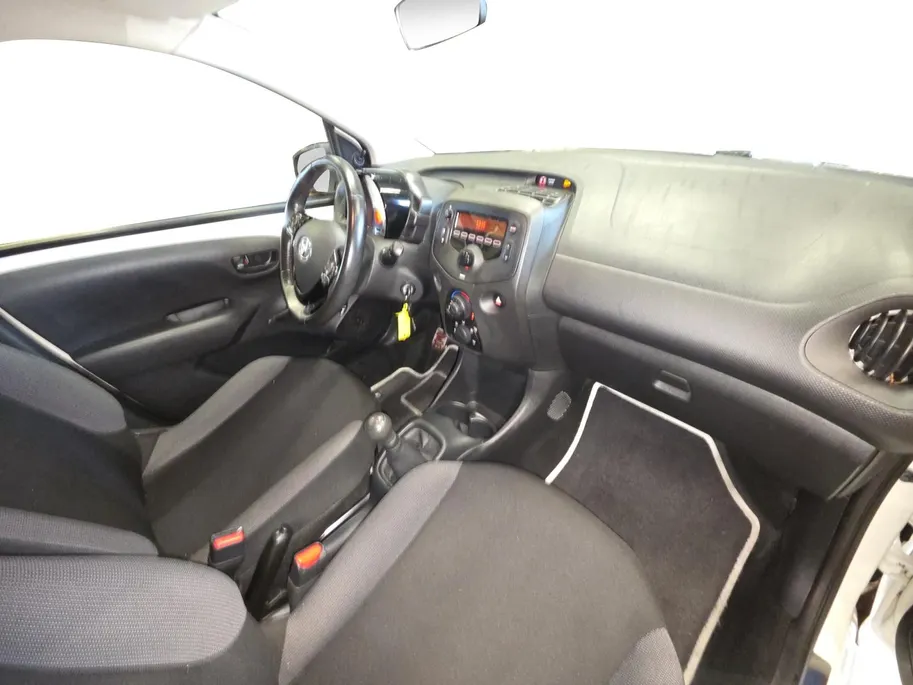 Toyota Aygo 1.0 VVT-i x | Unieke Kilometerstand | 12 maanden BOVAG Garantie | NAP