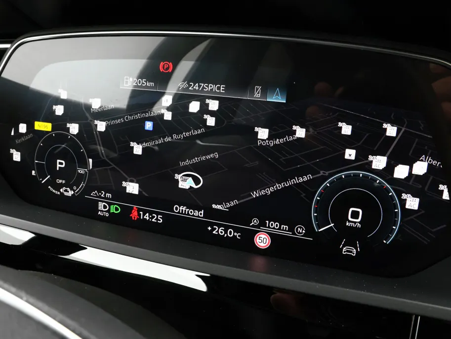 Audi e-tron 55 408pk Quattro S edition 95 kWh · SOH 95,6% · Panoramadak · 360 Camera · B&O Audio · Stoelverwarming · Luchtvering · 21'' Inch ·