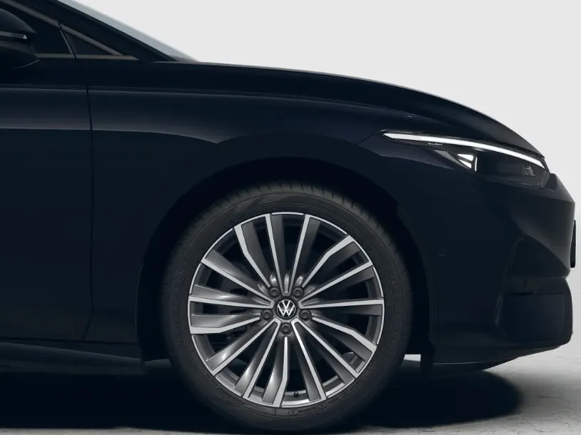 Volkswagen ID.7 Limited Edition Plus 77 kWh accu 286 PK · Achteruitrijcamera · Draadloze telefoonlader ·