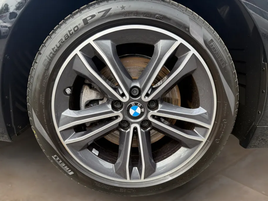 BMW 1 Serie Limousine 118i Sport Line Apple/Android draadloos | Automaat | Climate Con