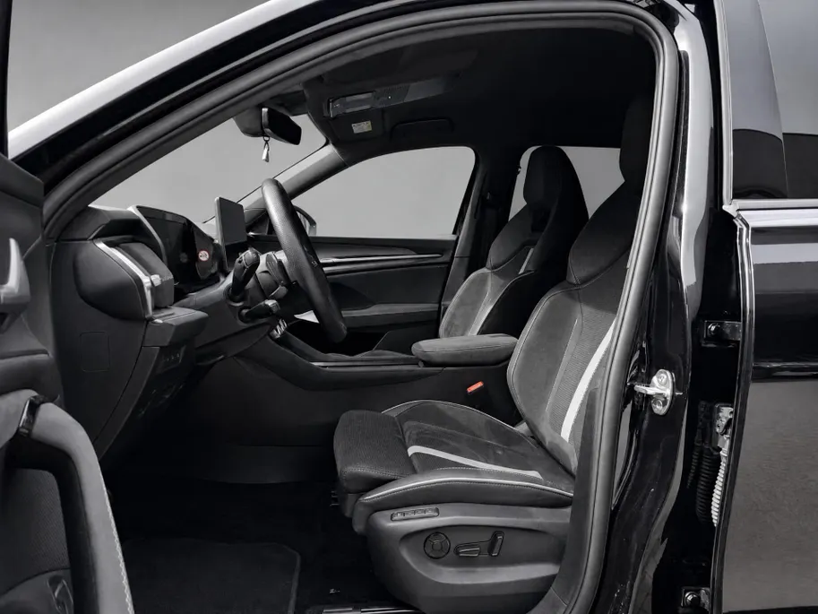 Škoda Kodiaq 1.5 TSI 204pk DSG PHEV Sportline Business · Wegklapbare Trekhaak · 360 Camera · Canton Audio · Apple/Android Car Play · 19'' Inch · Garantie t/m 09-03-2030 of 100.000km