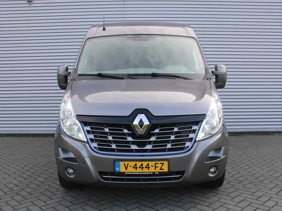 Renault Master T33 2.3 dCi L2H2 Stop & Start | Automaat | Trekhaak | Camera | Airco | Navi | Cruise | 16' LM | PDC | Licht-/regensensor | Volledig betimmerd |
