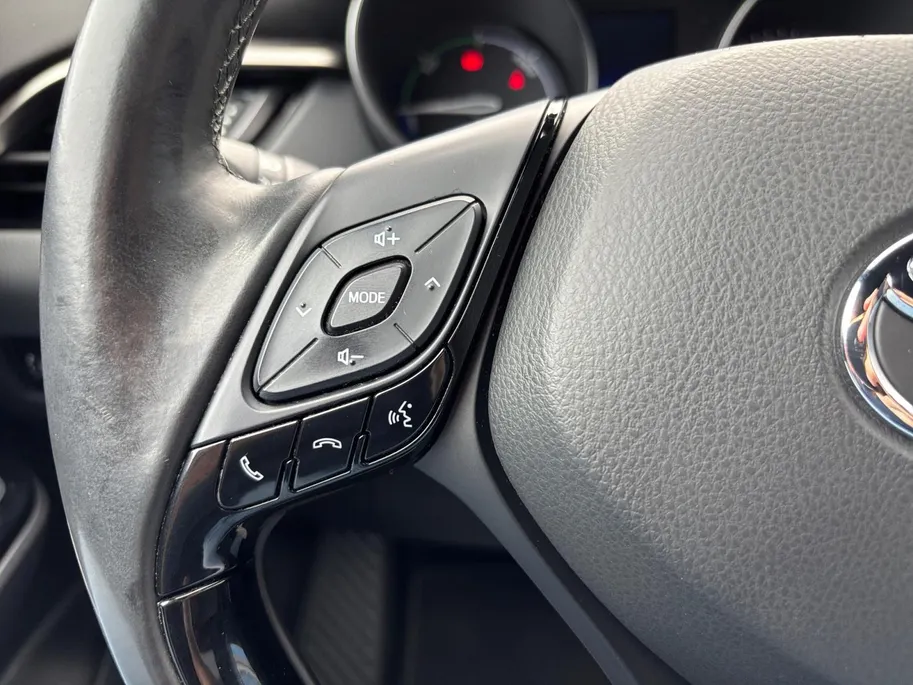 Toyota C-HR 1.8 Hybrid Executive Ultimate | 1e Eigenaar | Trekhaak | Achteruitrijcamera | Stoelverwarming | Dodehoek detectie | Adapt. Cruise Control | 12 maanden garantie! |