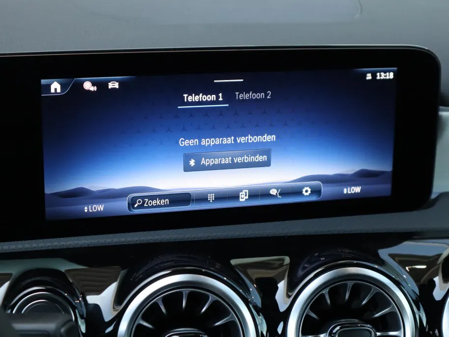 Mercedes-Benz A-Klasse 250 e Star Edition AMG Line Plus l Trekhaak l Panoramadak l Memory
