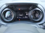 Mazda 2 Hybrid 1.5 Select | Trekhaak | Stuur-/stoelverwarming | Camera | HUD | Telefoonlader | Dodehoek detectie | Cruise adapt. | Clima | 16' LM |