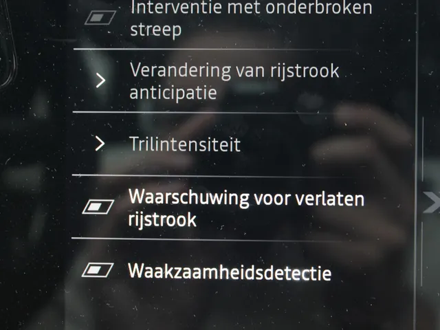 Renault Austral 1.2 E-Tech full hybride 200 PK Esprit Alpine | 4 jaar of 80000 km garantie | | Pack 360 camera | Pack Vision | Pack Ligt & Sound | 4 control |