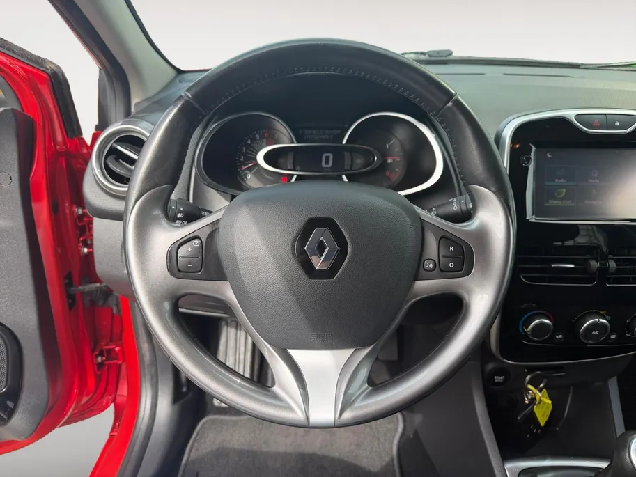 Renault Clio Estate 0.9 TCe Limited | Camera | Parkeersensoren | Bluetooth | Navigatie | All Season Banden | Dealer Onderhouden | 12 Maanden BOVAG Garantie