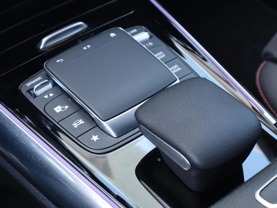 Mercedes-Benz GLA 250 e AMG Line l Stoelverwarming l Achteruitrij camera l Ambiente lichtpakket