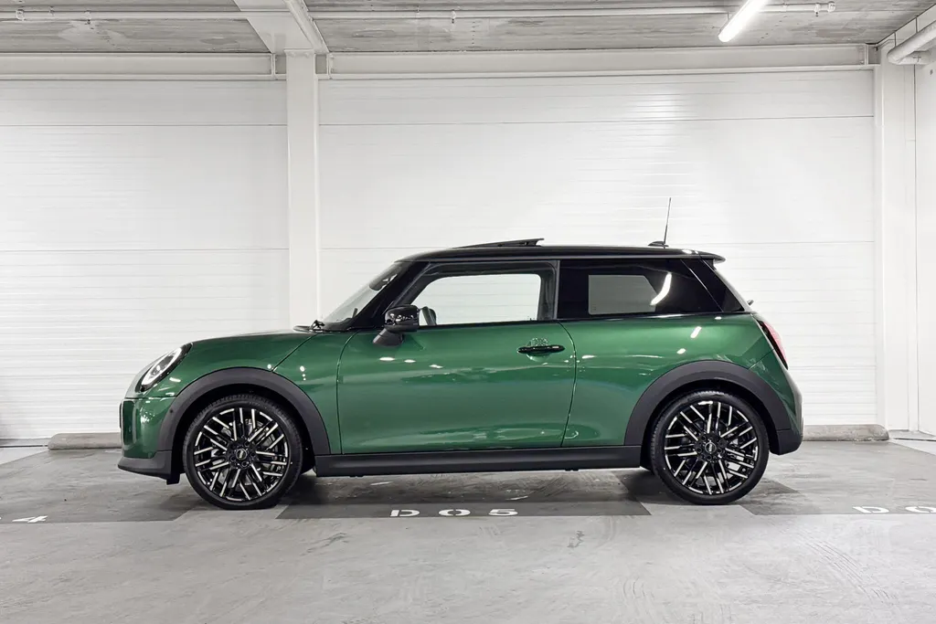 MINI Cooper 3-deurs C Favoured
