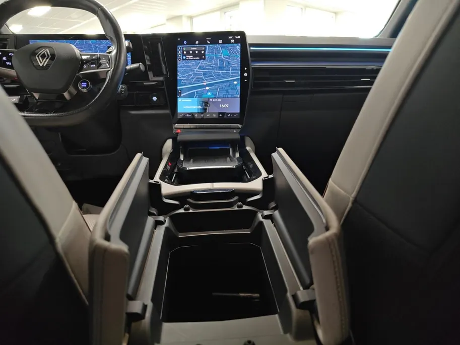 Renault Espace E-Tech full hybrid 200 iconic 7p. AUTOMAAT NAVI AIRCO 360CAMERA LEER EL. STOELEN STOEL+STUUR VERWARMING 4CONTROL ADVANCE DRIVESYSTEM ETC. DIKSTE UITVOERING DEALER ONDERHOUDEN