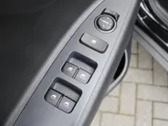 Kia Stonic 1.0 T-GDi MHEV DynamicLine | Camera | Clima | Cruise | Navi | 15' LM | LED | PDC | Apple Carplay/Android Auto |