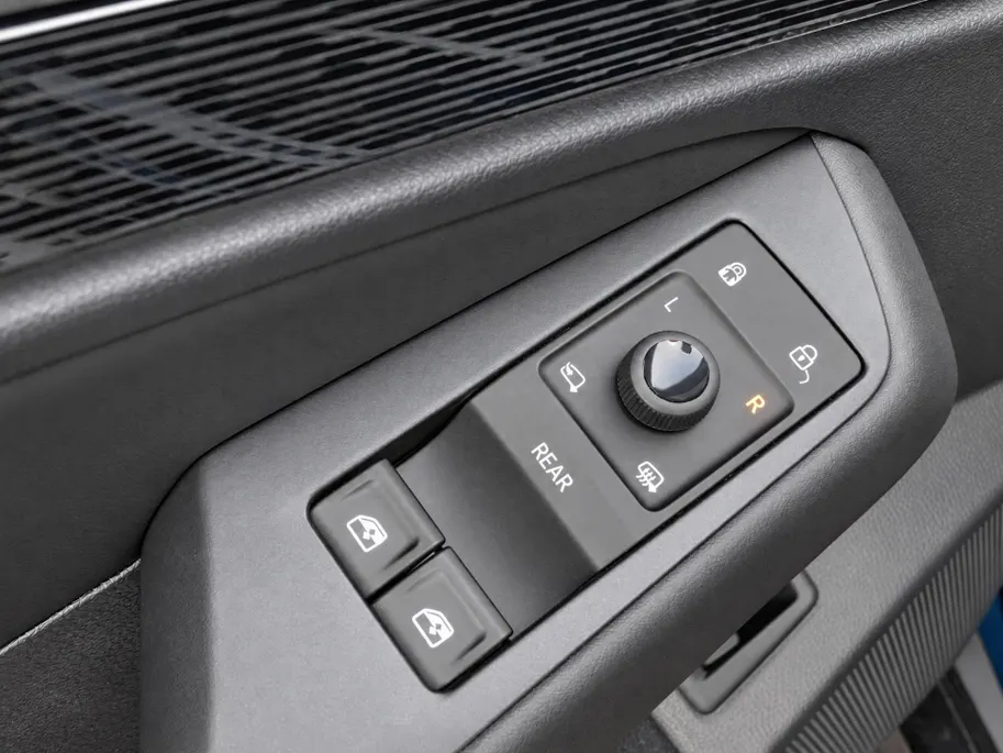Volkswagen ID.7 Tourer Pro 77 kWh 210kW/286PK · Trekhaak · Navigatie · 360°Camera + parkeersensoren · Garantie t/m 17-10-2027