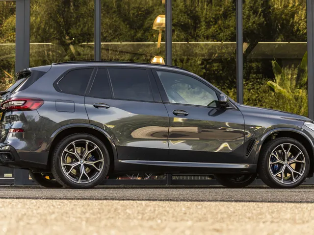 BMW X5 xDrive45e High Executive M-Sport / panoramadak / massage / stoelverkoeling