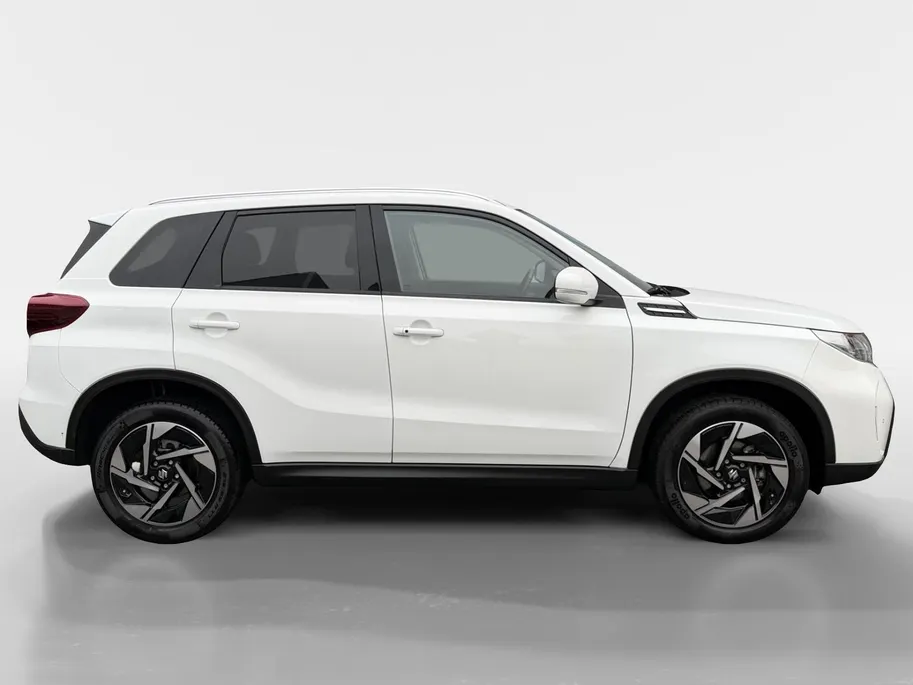 Suzuki Vitara 1.5 Hybrid Style 116PK AUTOMAAT SUNROOF! | Navigatie | Apple Carplay & Android Auto | Adaptive Cruise Control | Climate Control | Achteruitrijcamera | Parkeersensoren voor & achter | Stoelverwarming |