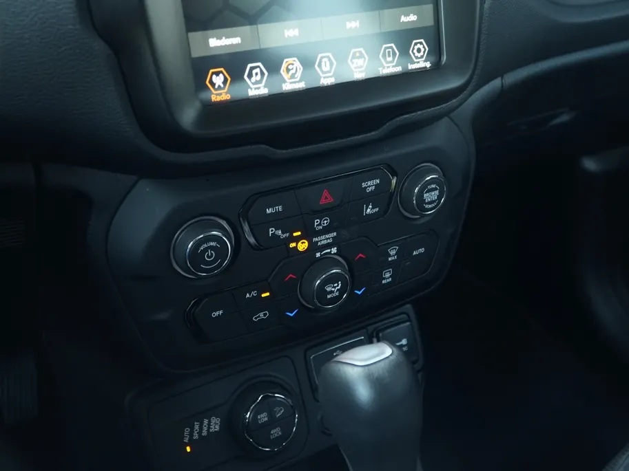 Jeep Renegade 4xe 240 PK Hybrid S | Leder | Navi | Winter | LED | Camera | 19'