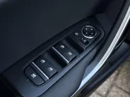 Kia XCeed 1.0 T-GDi DynamicLine | Trekhaak | Achteruitrijcamera | Parkeersensoren achter | Apple/Android Carplay | Navi | Climate Control | LMV