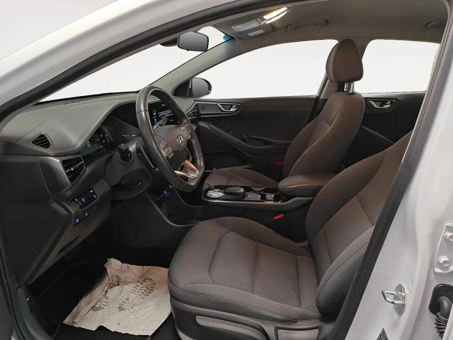 Hyundai IONIQ Comfort EV 38 kWh AUTOMAAT NAVI AIRCO CAMERA CRUISE CONTROLE STOELVERWARMING STUURVERWARMING APPLE CARPLAY ANDROID AUTO ZEER MOOIE AUTO