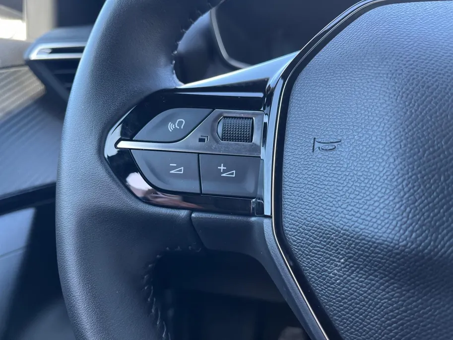 Peugeot 2008 1.2 PureTech 100 Allure | Digitale Cockpit | Apple Carplay en Android Auto | Cruise Control | Climate Control