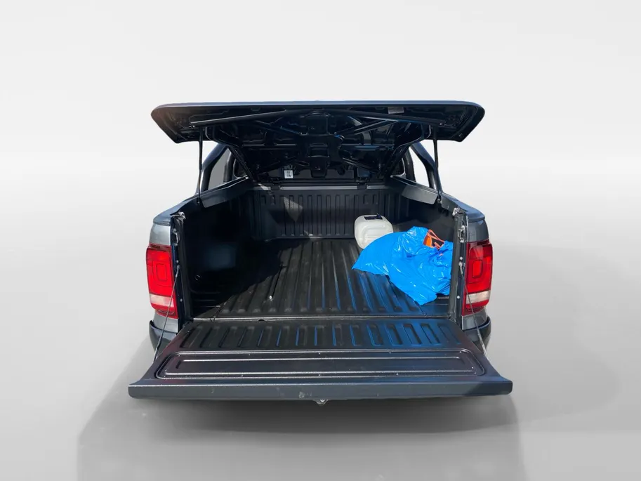 Volkswagen Amarok 3.0 TDI 4Motion Plus Cab Dark Label | Automaat | Trekhaak | Camera | Apple Carplay/Android Auto | Stoelverwarming | Cruise Control | Climate Control | Navigatie