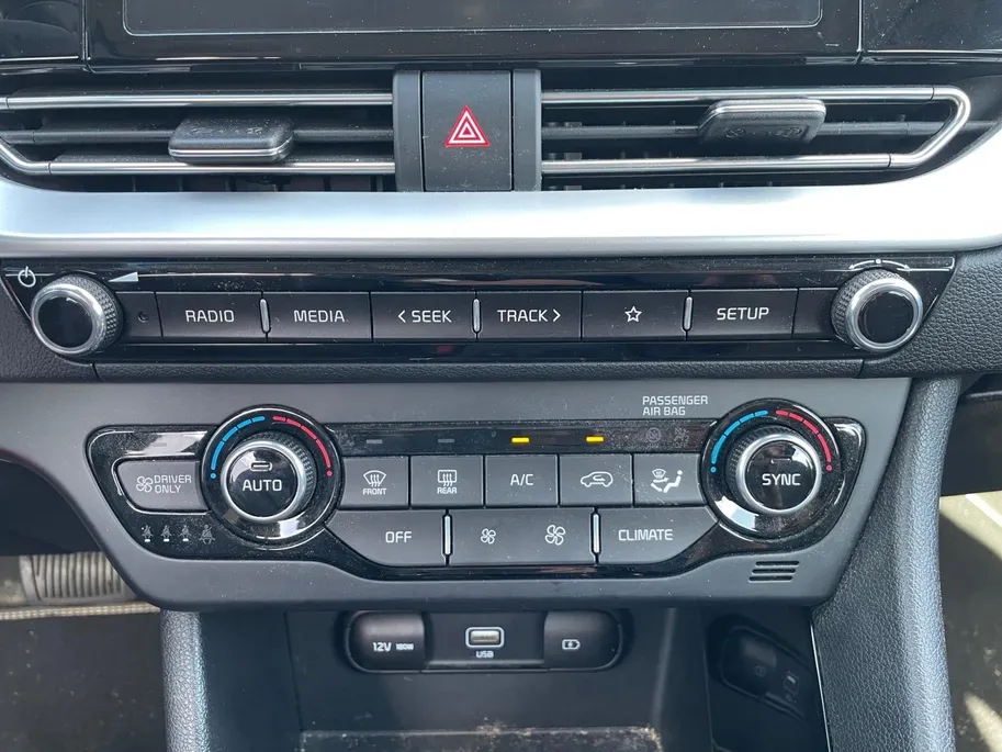 Kia Niro 1.6 GDi PHEV DynamicLine | Climate control | Adaptive cruise control | Stoel + stuur verwarming