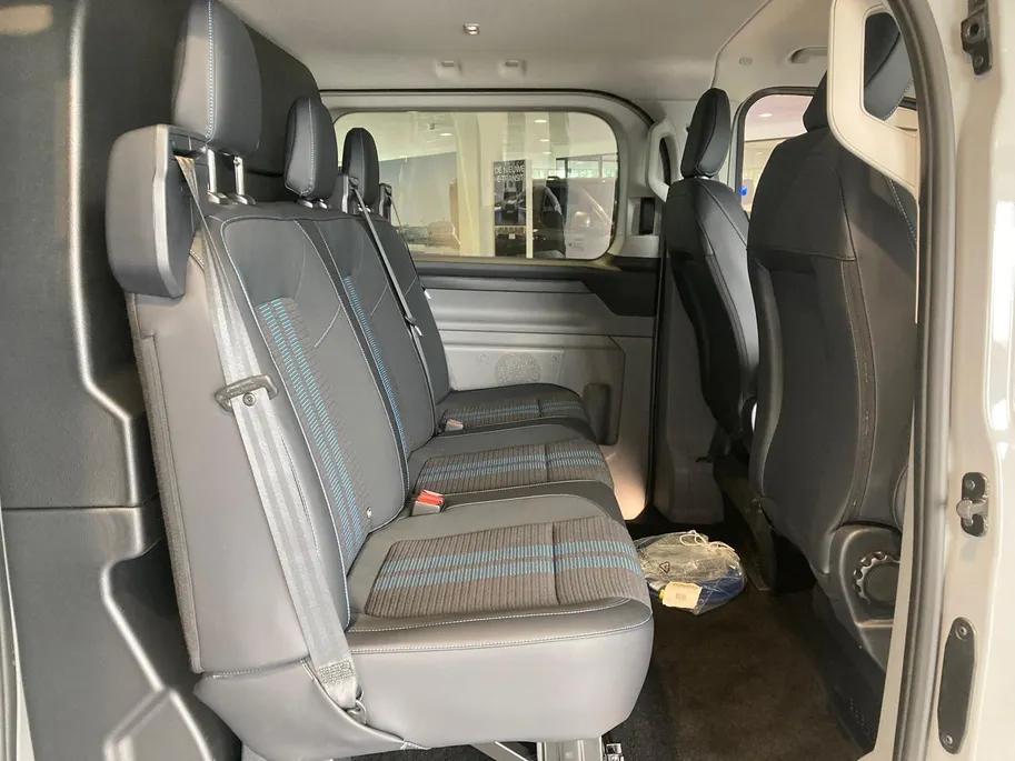 Ford Transit Custom 320 2.5 PHEV L2H1 Sport DC UIT VOORRAAD