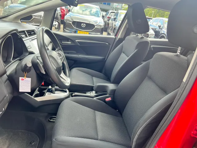 Honda Jazz 1.3 i-VTEC Comfort 102pk AUTOMAAT | TREKHAAK | NAVIGATIE | PARKEERSENSOREN V+A | STOELVERWARMING | 17' LM VELGEN |