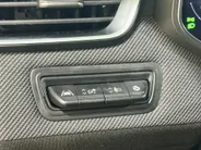 Renault Clio 145PK E-Tech Full Hybrid Esprit Alpine Automaat | 1e eigenaar | Bose Audio | Stoelverwarming | 9,3' Navi | Camera | Digital Cockpit | Adaptive Cruise Control | Climate Control | Lichtmetalen Velgen | Full LED |