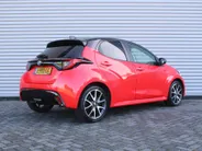 Toyota Yaris 1.5 Hybrid Launch Edition | 17' LM | Clima | Cruise adapt.| PDC V+A | Camera | HUD | Keyless | Navi | 1e eigenaar |