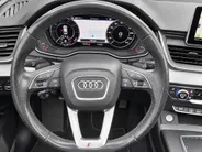 Audi Q5 55 TFSIe 270kW/367PK quattro S Line Competition · Luchtvering · Panoramadak · Leder · Camera · Apple/Android Car Play · Elektrische stoelverstelling · Stoel & Stuurwielverwarming · Adaptive Cruise Control ·