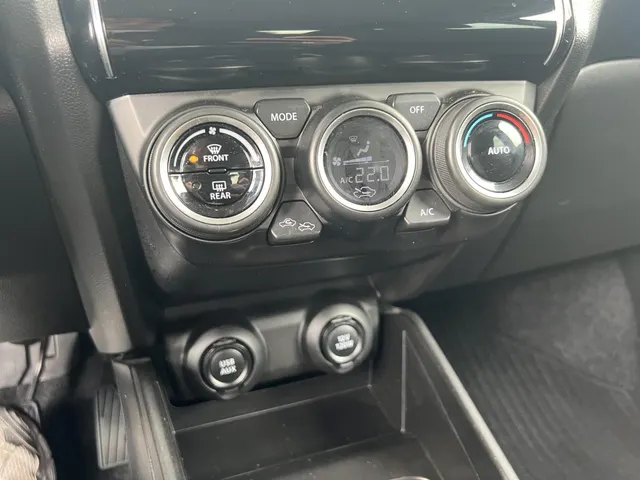 Suzuki Swift 1.2 Style Smart Hybrid | Apple Carplay & Android Auto | Climate Control | Lage Kilometerstand | 16' LM Velgen