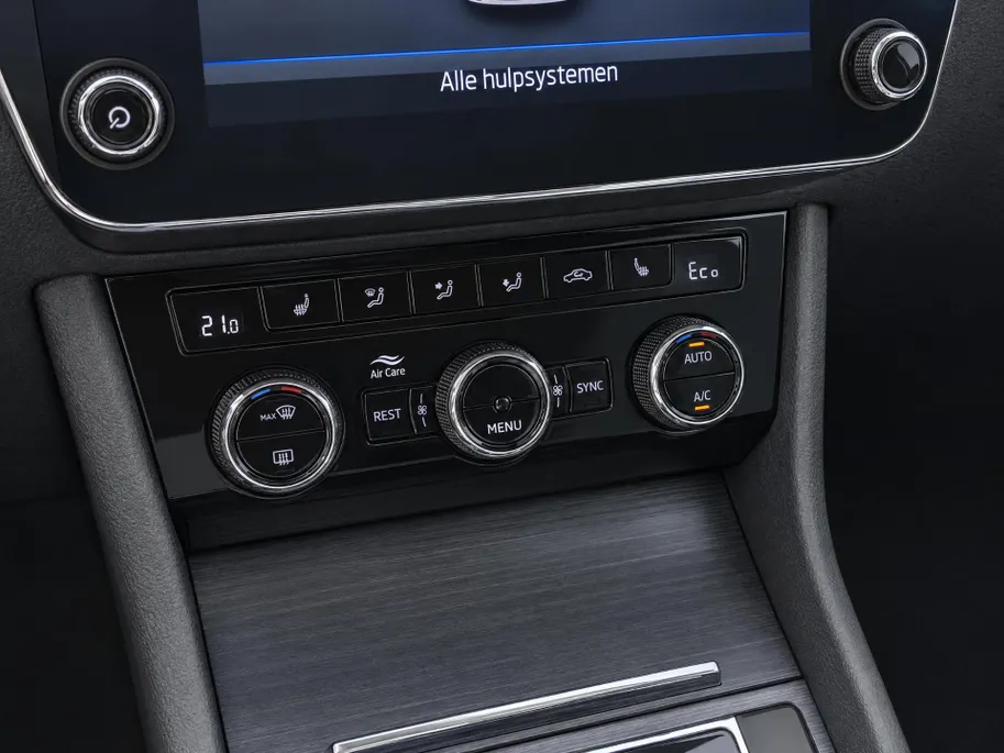Škoda Superb Combi 1.4 TSI iV 218pk DSG Business Edition Plus · Camera · Inklap. Trekhaak · Stoelverwarming · Keyless · ACC · Apple/Android Car Play · Garantie t/m 17-06-2028 of 100.000km