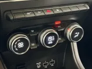 Renault Captur 90PK TCe Techno | 1e eigenaar | Schuif-Kantel Dak | Camera | Navigatie | Apple Carplay/Android Auto | Parkeersensoren | Trekhaak | Climate Control | Lichtmetalen Velgen | Full LED |