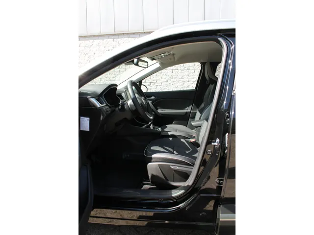 Renault Captur 1.3 TCe 140 PK Intens | Camera achter en sensoren voor | 18' LM Velgen |